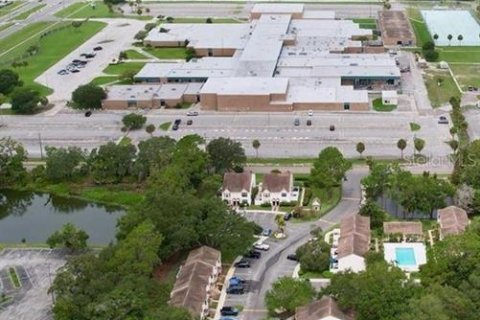 Condo in Plant City, Florida, 2 bedrooms  № 1760279 - photo 3
