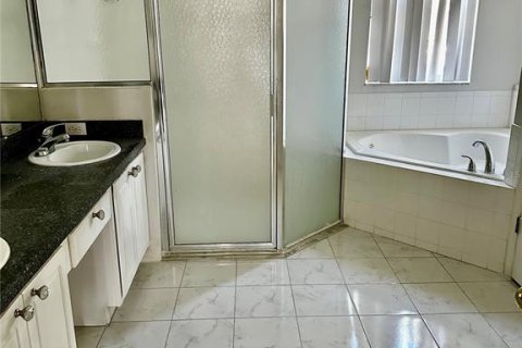 Casa en venta en Kissimmee, Florida, 4 dormitorios, 188.96 m2 № 1798321 - foto 10