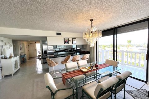 Condominio en alquiler en Saint Pete Beach, Florida, 3 dormitorios, 183.02 m2 № 1824729 - foto 29