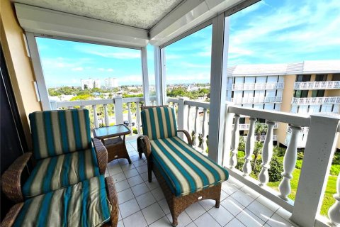 Condominio en alquiler en Saint Pete Beach, Florida, 3 dormitorios, 183.02 m2 № 1824729 - foto 20