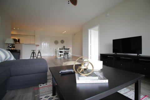 Copropriété à louer à Wellington, Floride: 2 chambres, 130.43 m2 № 1185315 - photo 1