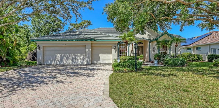 House in Sarasota, Florida 3 bedrooms, 229.47 sq.m. № 1737174