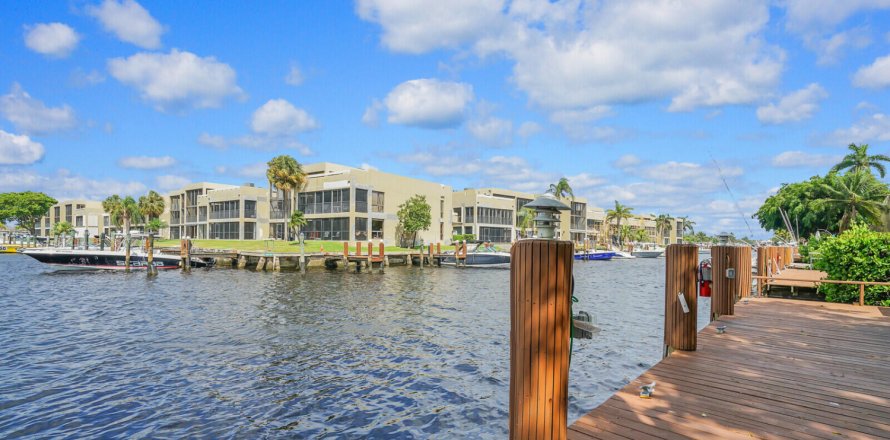 Condo in Pompano Beach, Florida, 2 bedrooms  № 1100343