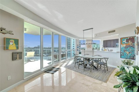 Condo in Fort Lauderdale, Florida, 2 bedrooms  № 2001600 - photo 15