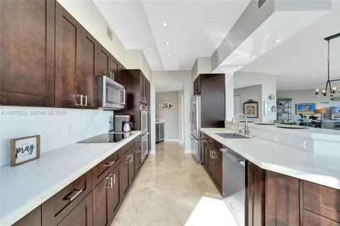 Condo in Fort Lauderdale, Florida, 2 bedrooms  № 2001600 - photo 23