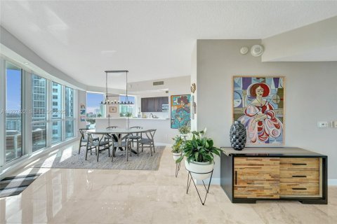 Condo in Fort Lauderdale, Florida, 2 bedrooms  № 2001600 - photo 13
