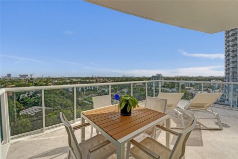 Condo in Fort Lauderdale, Florida, 2 bedrooms  № 2001600 - photo 20