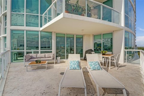 Condo in Fort Lauderdale, Florida, 2 bedrooms  № 2001600 - photo 19