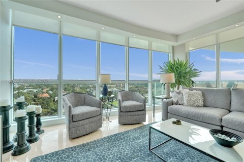 Condo in Fort Lauderdale, Florida, 2 bedrooms  № 2001600 - photo 11