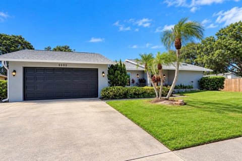 Villa ou maison à vendre à Largo, Floride: 3 chambres, 179.39 m2 № 2432713 - photo 4