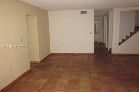 Casa en alquiler en Miami, Florida, 4 dormitorios, 214.05 m2 № 1996922 - foto 21