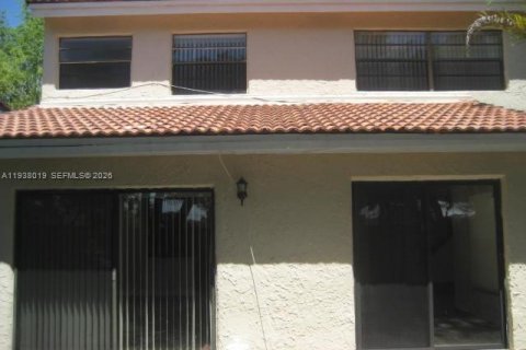 Casa en alquiler en Miami, Florida, 4 dormitorios, 214.05 m2 № 1996922 - foto 15