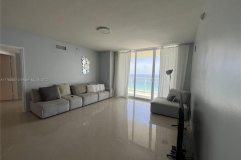 Condominio en alquiler en Sunny Isles Beach, Florida, 2 dormitorios, 148.83 m2 № 1715214 - foto 3