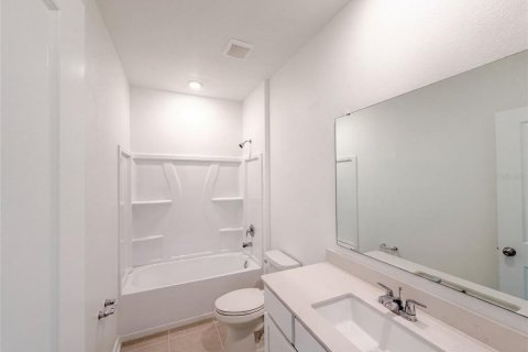 Touwnhouse à vendre à Apopka, Floride: 3 chambres, 163.04 m2 № 2305141 - photo 19