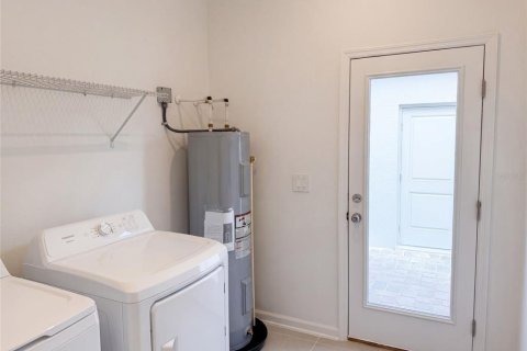 Touwnhouse à vendre à Apopka, Floride: 3 chambres, 163.04 m2 № 2305141 - photo 12