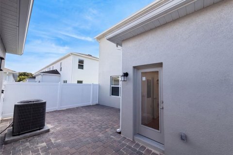 Touwnhouse à vendre à Apopka, Floride: 3 chambres, 163.04 m2 № 2305141 - photo 5