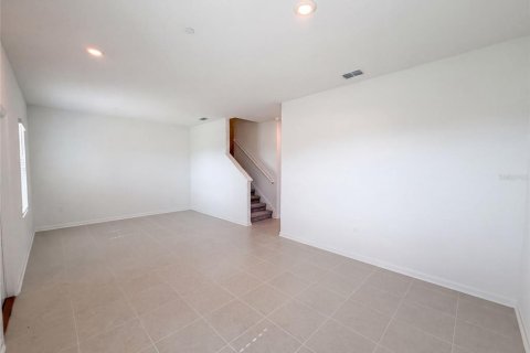 Touwnhouse à vendre à Apopka, Floride: 3 chambres, 163.04 m2 № 2305141 - photo 3
