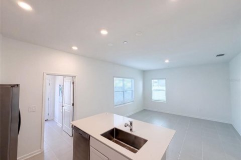 Touwnhouse à vendre à Apopka, Floride: 3 chambres, 163.04 m2 № 2305141 - photo 11