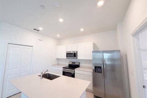 Touwnhouse à vendre à Apopka, Floride: 3 chambres, 163.04 m2 № 2305141 - photo 9