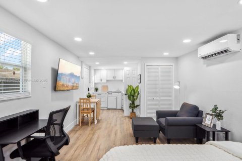 Villa ou maison à vendre à Miami, Floride: 4 chambres, 112.41 m2 № 1998449 - photo 21