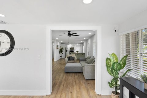 Villa ou maison à vendre à Miami, Floride: 4 chambres, 112.41 m2 № 1998449 - photo 16