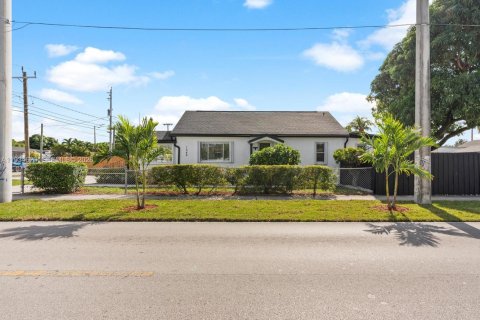 Villa ou maison à vendre à Miami, Floride: 4 chambres, 112.41 m2 № 1998449 - photo 6