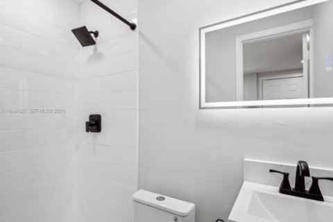 Villa ou maison à vendre à Miami, Floride: 4 chambres, 112.41 m2 № 1998449 - photo 29