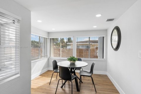 Villa ou maison à vendre à Miami, Floride: 4 chambres, 112.41 m2 № 1998449 - photo 18