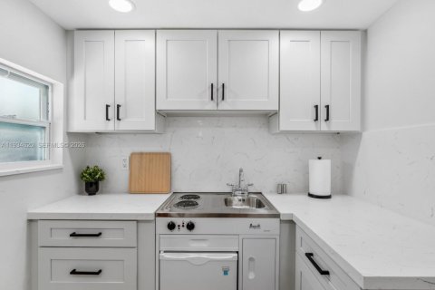 Villa ou maison à vendre à Miami, Floride: 4 chambres, 112.41 m2 № 1998449 - photo 26