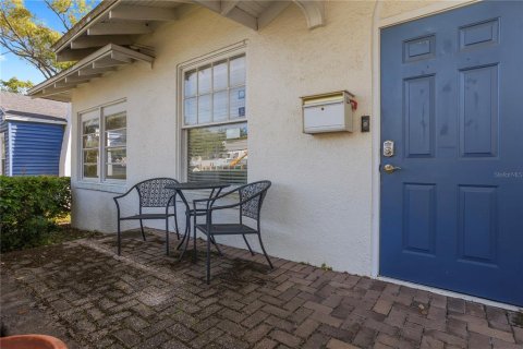 Immobilier commercial à louer à Orlando, Floride: 151.9 m2 № 2166681 - photo 2