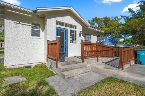 Immobilier commercial à louer à Orlando, Floride: 151.9 m2 № 2166681 - photo 3
