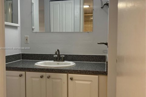 Снять в аренду кондоминиум в Дания-Бич, Флорида 2 спальни, 87.79м2, № 2006128 - фото 20