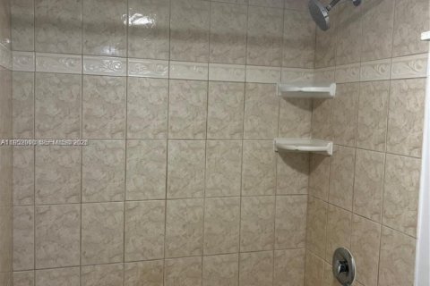 Снять в аренду кондоминиум в Дания-Бич, Флорида 2 спальни, 87.79м2, № 2006128 - фото 23