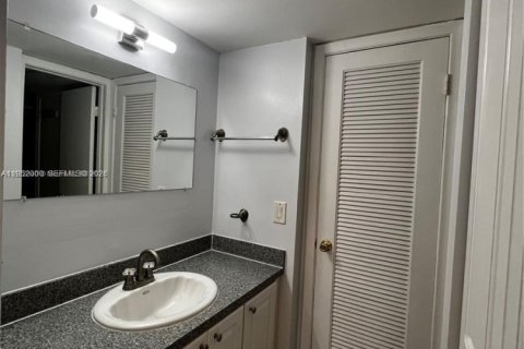 Снять в аренду кондоминиум в Дания-Бич, Флорида 2 спальни, 87.79м2, № 2006128 - фото 21