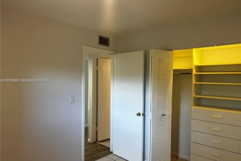 Снять в аренду кондоминиум в Дания-Бич, Флорида 2 спальни, 87.79м2, № 2006128 - фото 16