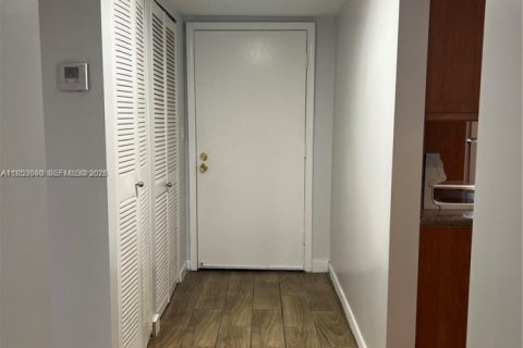 Снять в аренду кондоминиум в Дания-Бич, Флорида 2 спальни, 87.79м2, № 2006128 - фото 8