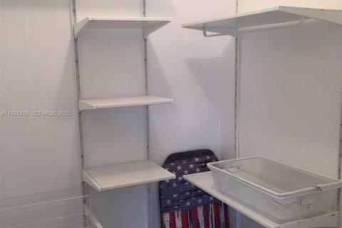 Condominio en venta en Miami Beach, Florida, 1 dormitorio, 42.36 m2 № 1992470 - foto 11