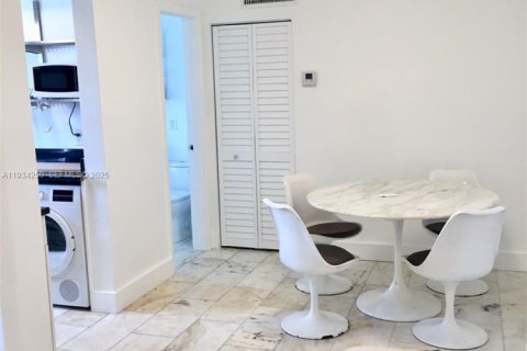 Condominio en venta en Miami Beach, Florida, 1 dormitorio, 42.36 m2 № 1992470 - foto 1