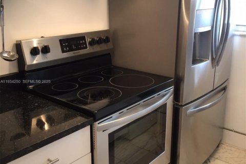 Condominio en venta en Miami Beach, Florida, 1 dormitorio, 42.36 m2 № 1992470 - foto 4