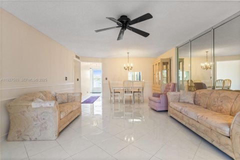 Купить кондоминиум в Дания-Бич, Флорида 2 спальни, 110.55м2, № 1988364 - фото 13