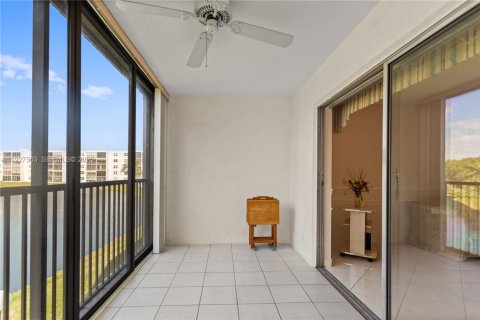 Купить кондоминиум в Дания-Бич, Флорида 2 спальни, 110.55м2, № 1988364 - фото 17