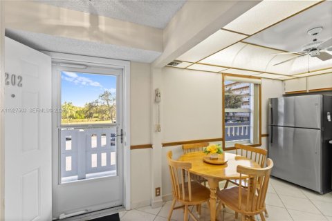 Купить кондоминиум в Дания-Бич, Флорида 2 спальни, 110.55м2, № 1988364 - фото 5