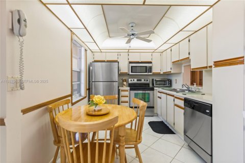 Купить кондоминиум в Дания-Бич, Флорида 2 спальни, 110.55м2, № 1988364 - фото 6