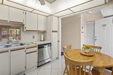 Купить кондоминиум в Дания-Бич, Флорида 2 спальни, 110.55м2, № 1988364 - фото 3