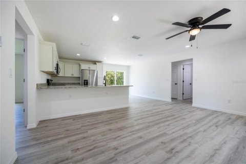 Villa ou maison à vendre à Ocklawaha, Floride: 3 chambres, 115.2 m2 № 1833598 - photo 4