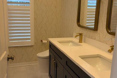 House in Sarasota, Florida 3 bedrooms, 221.48 sq.m. № 2222410 - photo 24