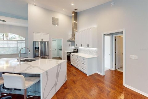 House in Sarasota, Florida 3 bedrooms, 221.48 sq.m. № 2222410 - photo 7