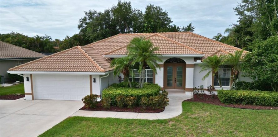 House in Sarasota, Florida 3 bedrooms, 221.48 sq.m. № 2222410