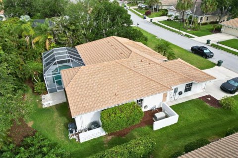 House in Sarasota, Florida 3 bedrooms, 221.48 sq.m. № 2222410 - photo 5