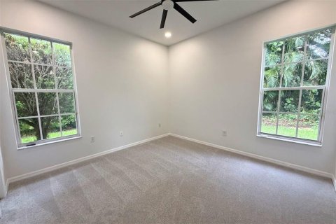 House in Sarasota, Florida 3 bedrooms, 221.48 sq.m. № 2222410 - photo 25